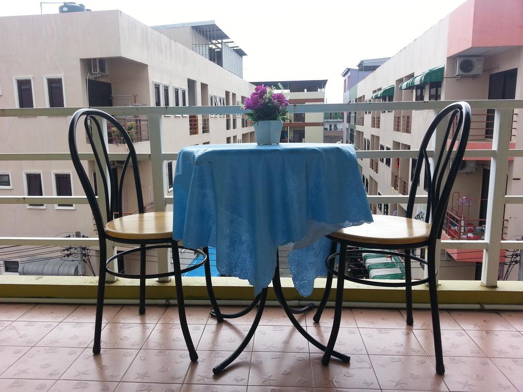 Dreams Guesthouse & Hostel Patong Exterior foto