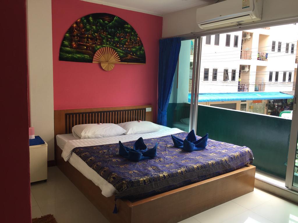 Dreams Guesthouse & Hostel Patong Exterior foto