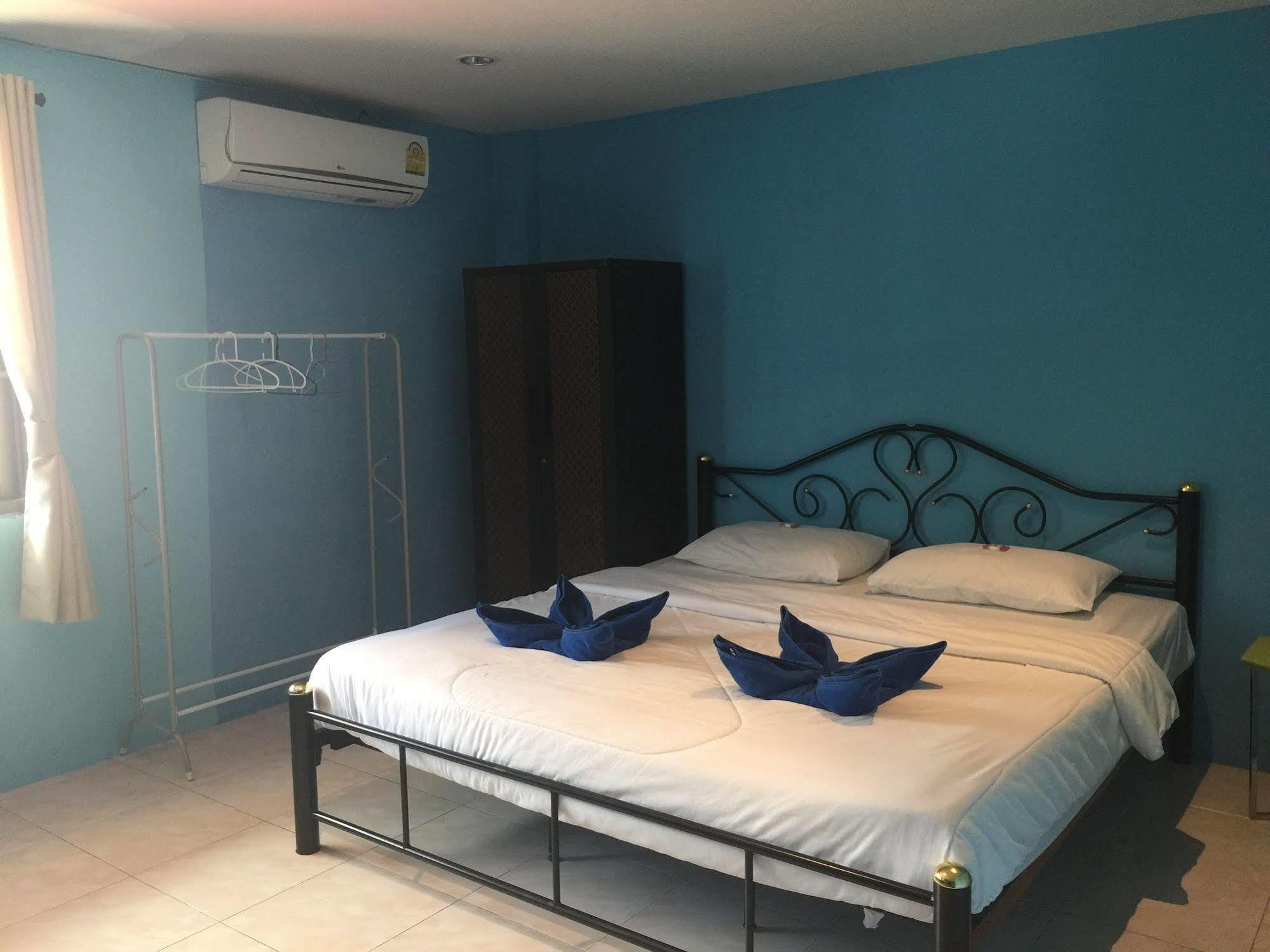 Dreams Guesthouse & Hostel Patong Exterior foto